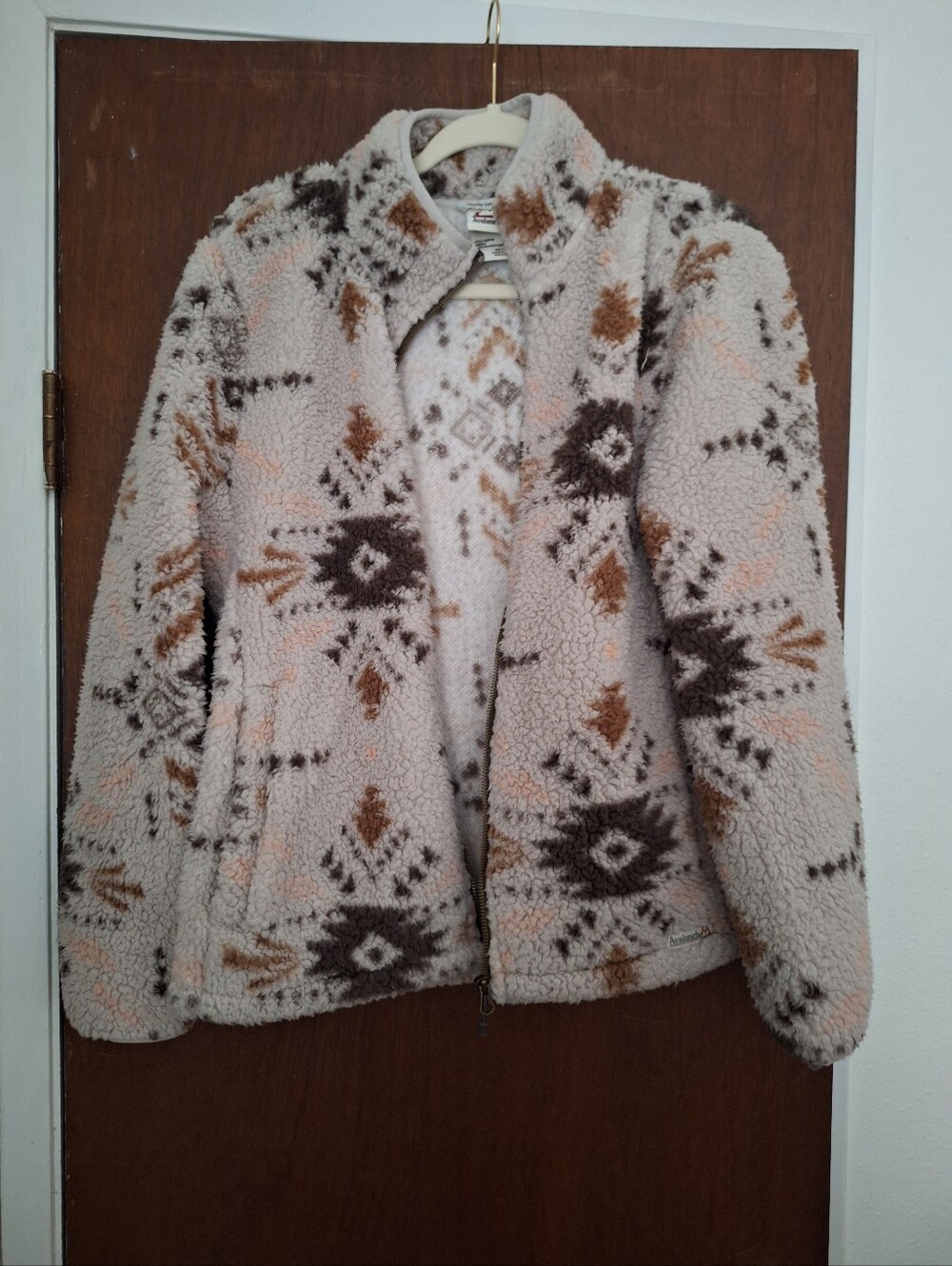 Avalanche Sherpa Fleece Zip-Up Jacket in Cream and Brown